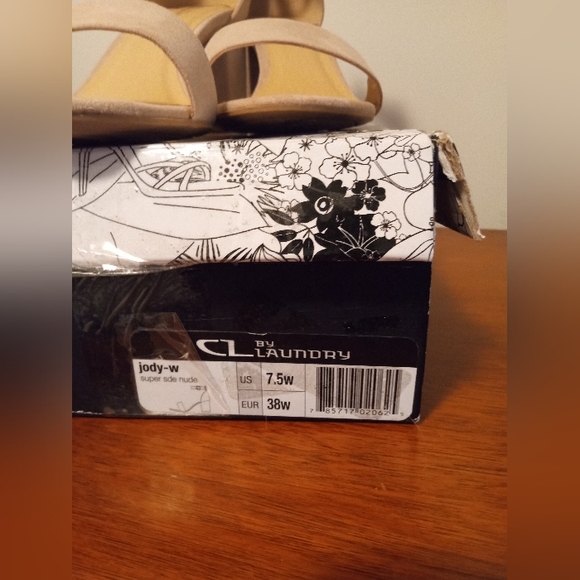 NIB CL by Laundry Jody Buckle Dressy Block Heel - Picture 11 of 12